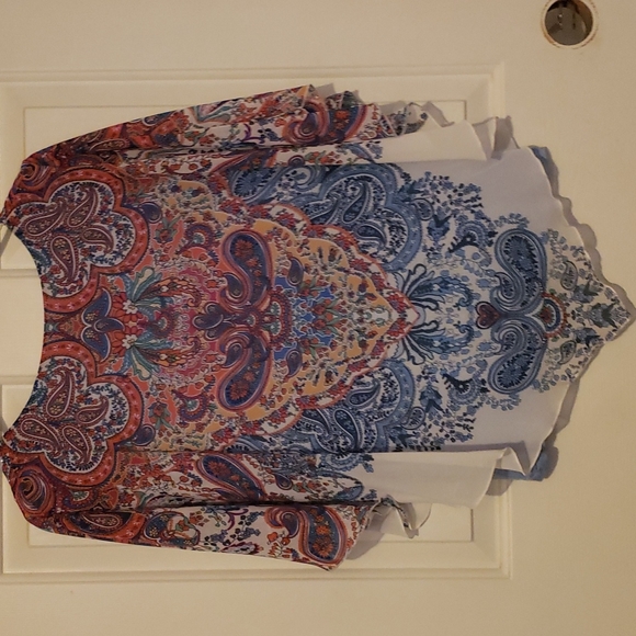 Paisley top with built in tank - Picture 3 of 4
